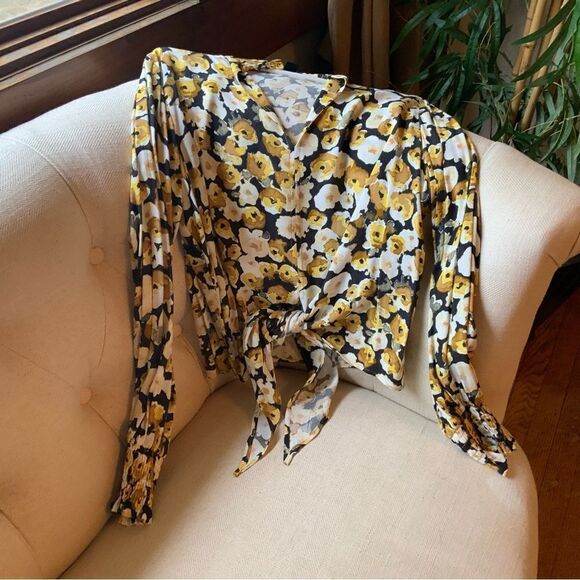 Karen Kane PETITE Lrg Black & Gold Women’s Button Down Floral Blouse NWT - Picture 14 of 15